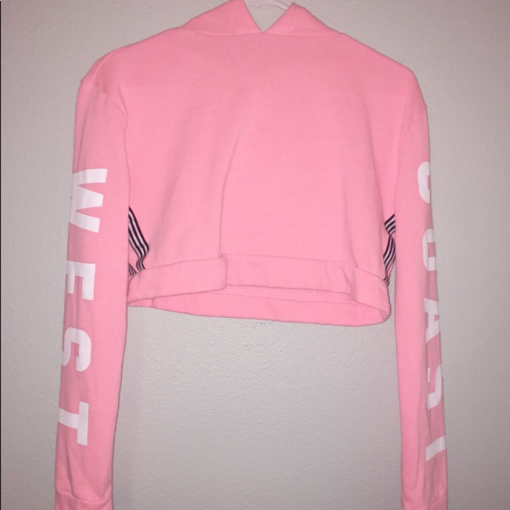 pink ‘west coast’ crop top